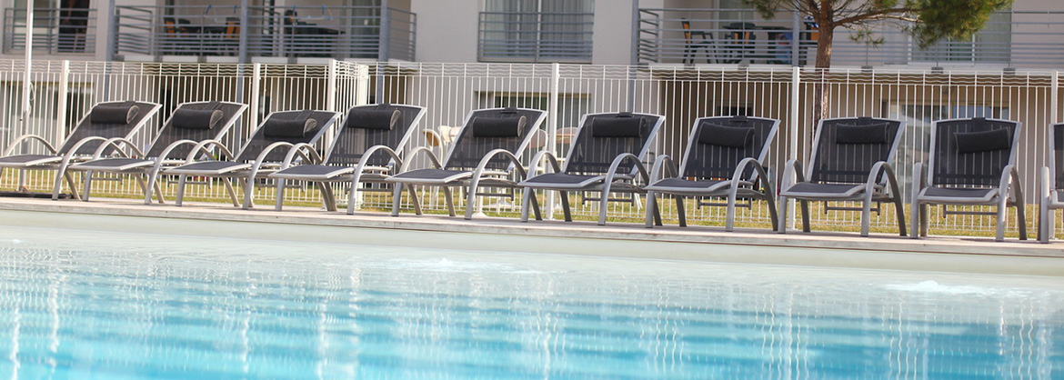 Résidence Le Domaine du Château - Vacancéole - Lagord - Piscine extérieure chauffée